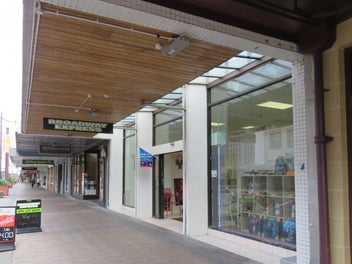 Image 1 of 7