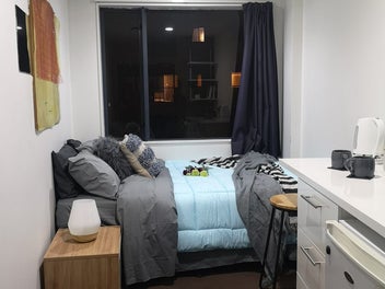 Image 1 of 7