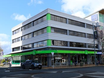 Image 1 of 7