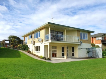 Image 1 of 20
