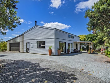 Ruakaka Hilltop Hideaway
