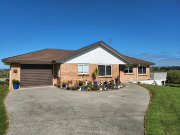 Image 1 of 18