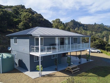 DREAM HOME IN WHANGAROA HARBOUR