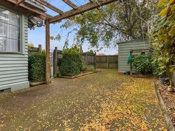Image 1 of 20