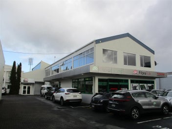 Image 1 of 7