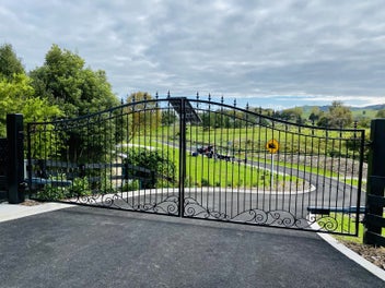 Image 1 of 17