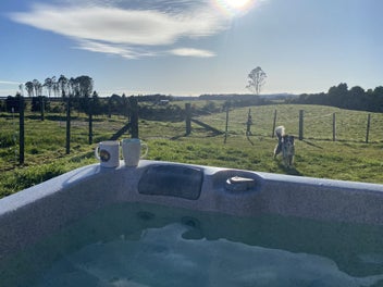 Slice of paradise. 4,5Ha + 3bd, 1bath home