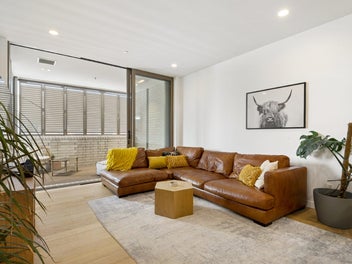 Another SOLD by Chris + Lucy!
