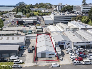 Image 1 of 6