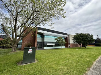 Image 1 of 7