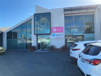 Image 1 of 6