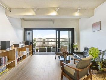 SKHY – Quiet City-Fringe Living Done Right