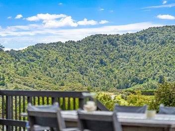 Single Level Lifestyle Living with Stunning Views