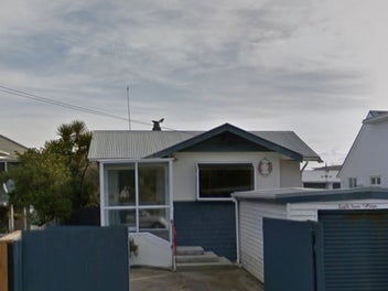 Image 1 of 7