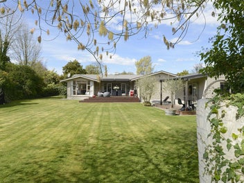 Image 1 of 20