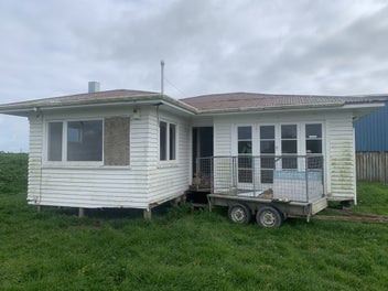 Image 1 of 7