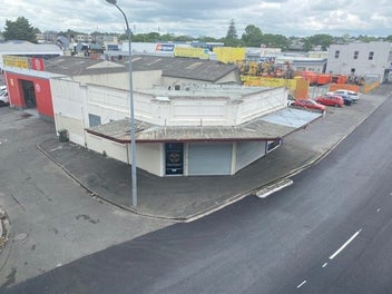 Image 1 of 6