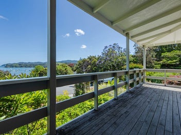 MANGONUI HOUSE AND GARDEN OVER LOOKING MILL BAY