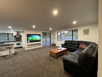 Well established lifestyle property with workshop