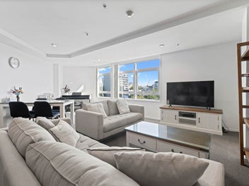 Urgent Sale required! 110sqm Massive Size Living
