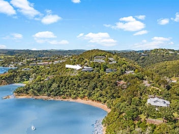 GRANDSTAND VIEWING ACROSS BAY OF ISLANDS