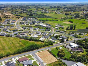 Large section in Devine Estate