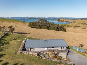 Incredible Value - 5 mins to Beach & Boat Ramp