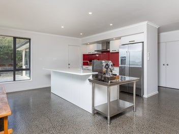 Helensville lifestyle with stunning harbour views.