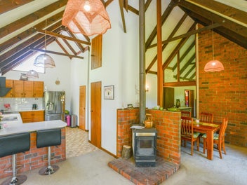 Your Perfect Stepping Stone to Country Living!