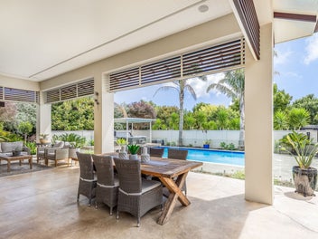 LUXURY LIVING - RV $2,000,000