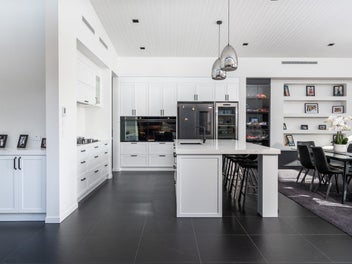 Modern elegance at Three Mile Bay