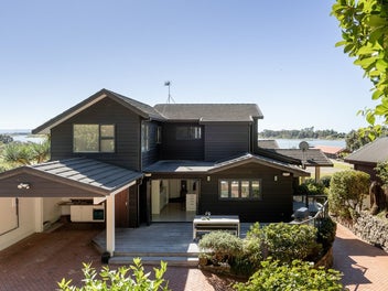 Executive Waterfront Estate