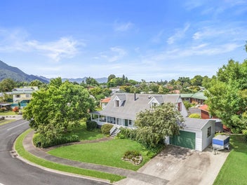 Charming Family Home in Top Te Aroha Location!