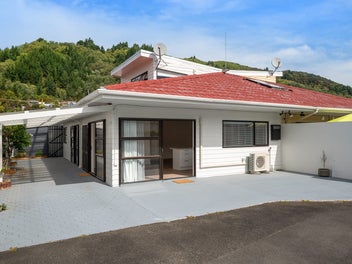 Stunning Renovation - Owners Want Sold