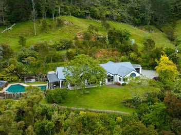 Image 1 of 32