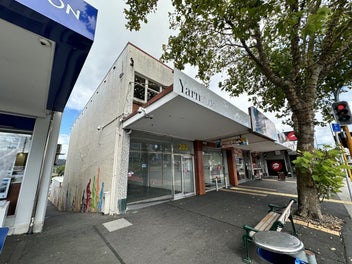 Image 1 of 7