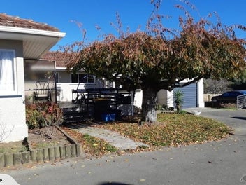 Private Sale, 3 brm house / huge garaging, land