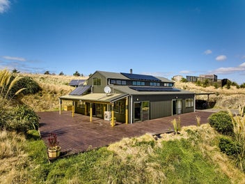 Embrace Serenity Off-Grid Near the City