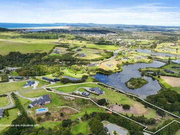 Private Lakeside Retreat, Huge Shed, & Solar Setup