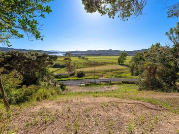 STUNNING WATER VIEWS - GREAT PRICE!
