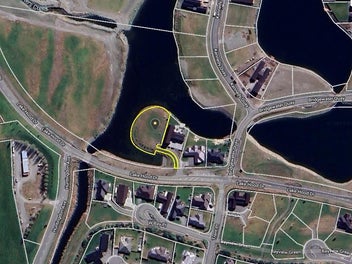 Peninsular 2075m² Lake Front Site 100m Waterfront