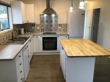 Investors dream 3 bed house plus 1 bed tiny house
