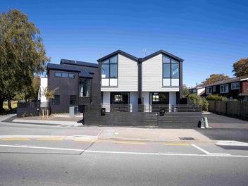 Move in Now-Convenient Location- Carpark