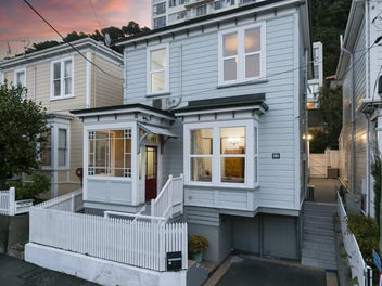 OWNER MOVING OVERSEAS - WANTS TO SELL!