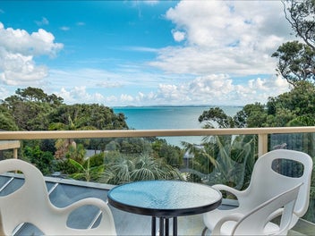 Sun, Sea Views and Space to Entertain