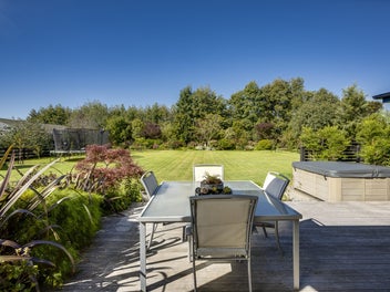 Home And Income - Minutes To Taradale