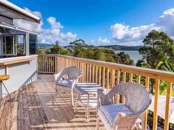 Relax in Rawene - Stunning Sea Views and Sunsets