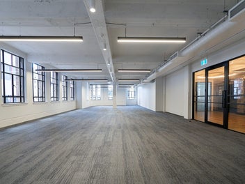 Image 1 of 7