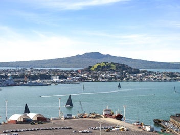 Luxury 1 Bed in Prestigious Pacifica