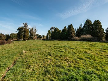 Mountain views and river boundary